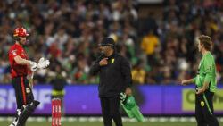 Adam Zampa 'Mankad' run-out attempt fires up BBL