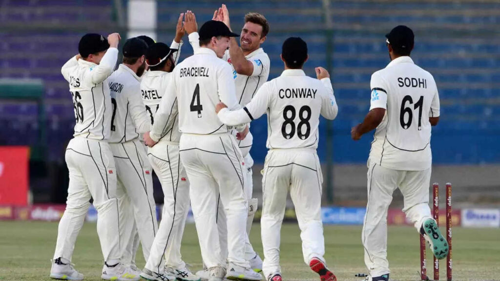 2nd Test: Late blows boost NZ's victory hopes vs Pakistan