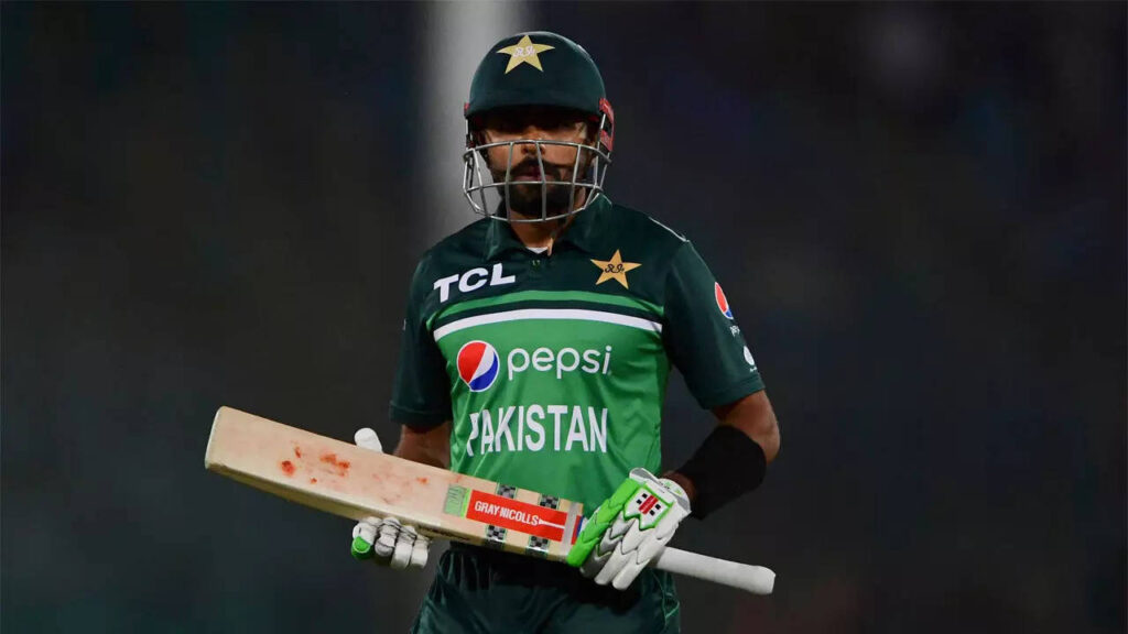 'Babar only scores for himself, Pakistan need to learn from India'