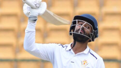 Gopal's career-best 161 puts Karnataka on cusp of semi-final qualification