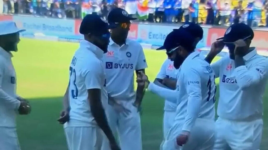 Watch: Kohli, Jadeja imitate 'Jhoome Jo Pathaan' hook step