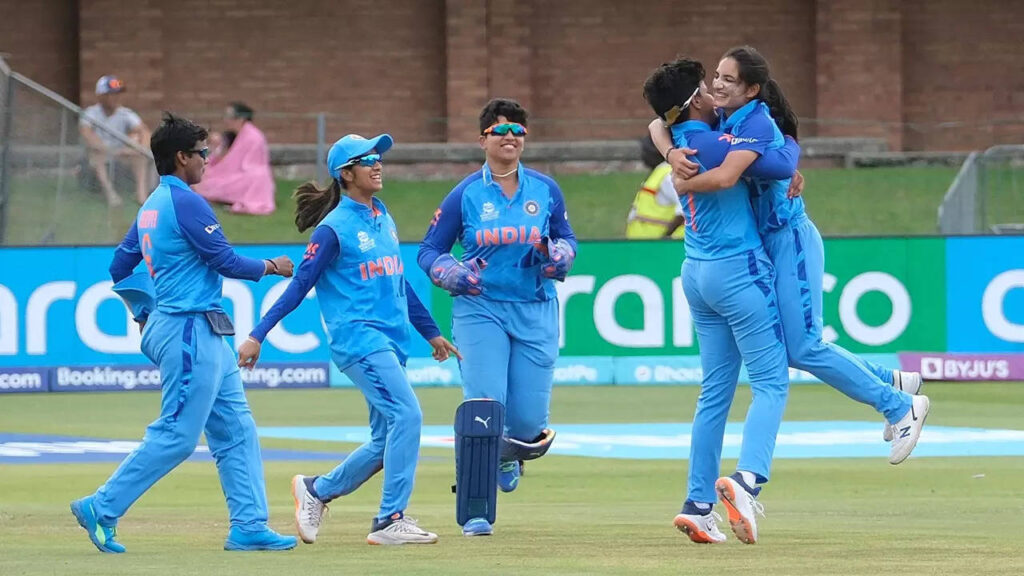 Women's T20 WC: India qualify for semis, beat Ireland by 5 runs (DLS)