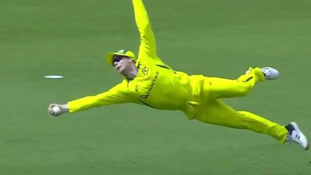 Watch: Smith's absolute stunner at slip leaves everyone stunned