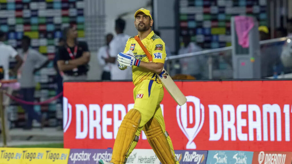 MS Dhoni nursing a knee injury: CSK coach Stephen Fleming