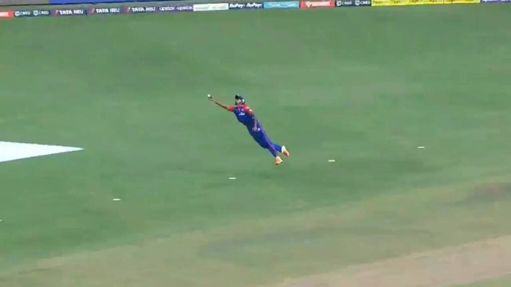 Watch: Aman Khan stunner sends Faf back in the dugout