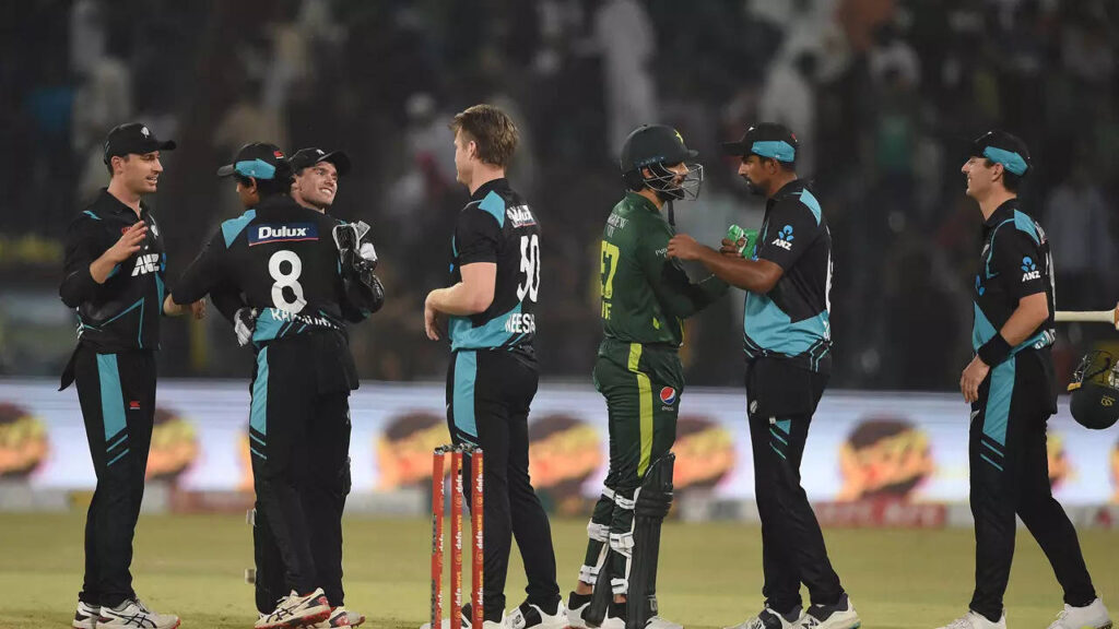 NZ survive Iftikhar onslaught to win third T20I vs Pakistan