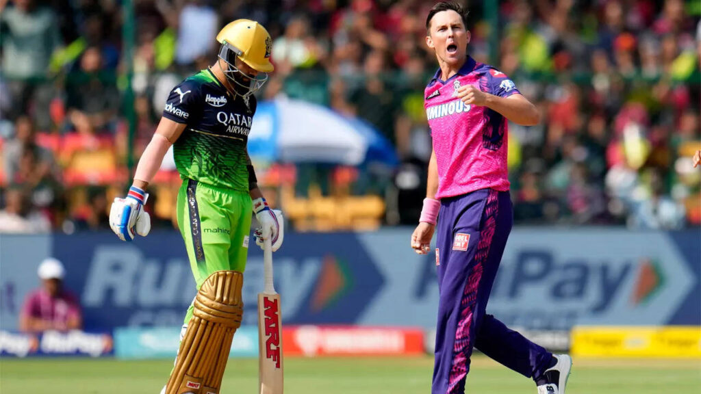 WATCH: Boult removes Kohli for his 100th IPL wicket