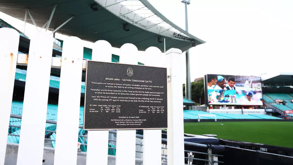 Tendulkar, Lara honoured with gates at SCG