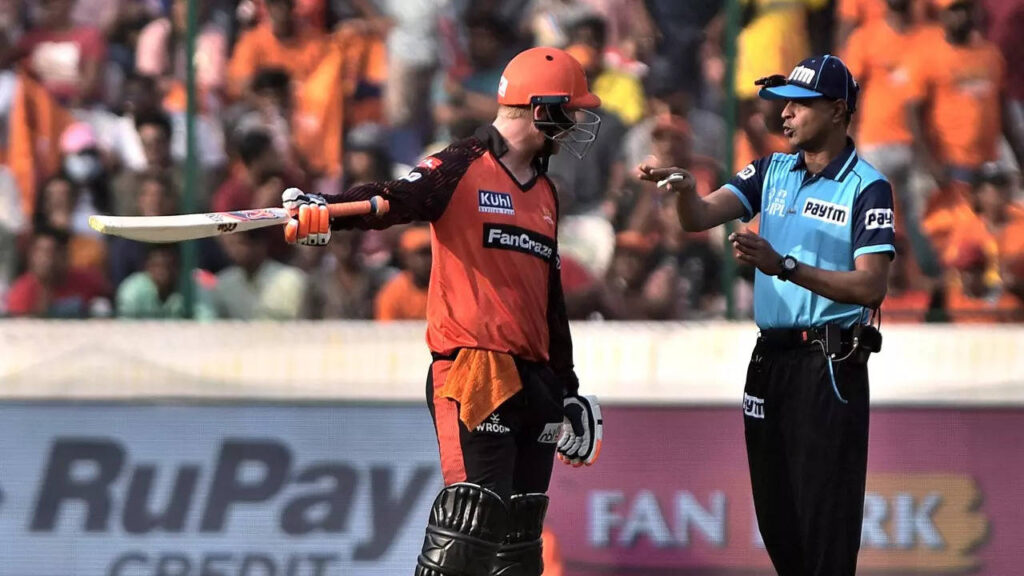 SRH vs LSG: Unruly Sunrisers fans halt proceedings after 'umpiring howler'