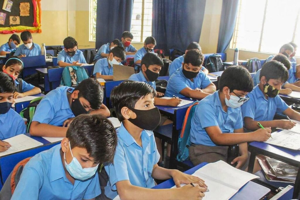 K'taka Govt Decides to Remove Chapters on RSS Founder and Savarkar in School Textbooks