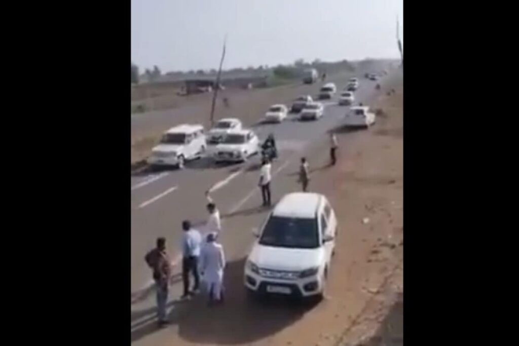 WATCH | BJP Leader Marks Return to Congress in 400-Car Convoy & Blaring Sirens; Video Goes Viral