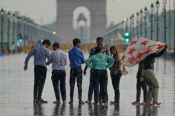 Delhi Finally Gets Rain, Monsoon to Cover City in 2 Days; Yellow Alert in Mumbai, 2 Drown in Drain