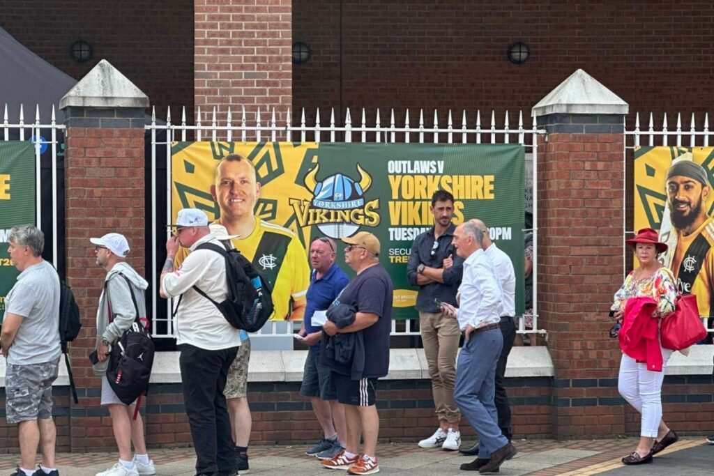 Mitchell Starc Waits in Queue at Trent Bridge to Support Wife Alyssa Healy And Australia in 1st Women's Ashes Test