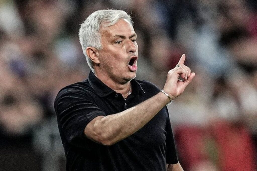 AS Roma's Jose Mourinho Handed 10-Day Suspension for Criticism of Referee