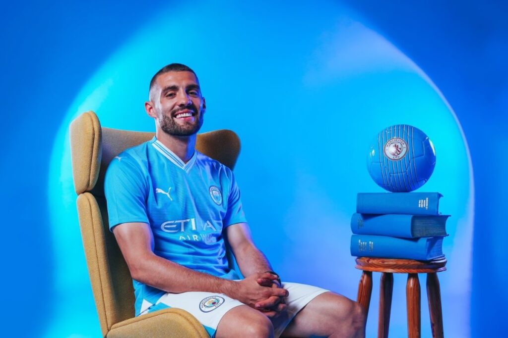 English Champions Manchester City Complete Signing of Mateo Kovacic