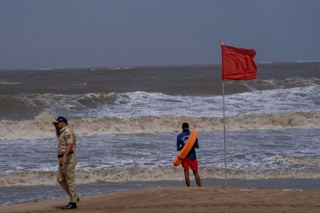 Cyclone Biparjoy to Reach Gujarat on June 15, 30,000 People Shifted to Shelters; Shah Says Aim to Ensure 'Zero Casualty'