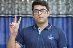 NEET 2023 Rank 18 Dev Bhatia Aspires to be a Neurosurgeon, Says One Needs to 'Stay Focused'