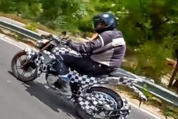 Hero’s Upcoming 125cc Bike Spotted Testing On Road, Pics Inside