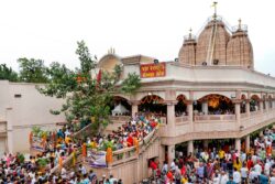 Part of Building Collapses on Devotees Attending Jagannath Rath Yatra in Gujarat; 1 Dead | Video