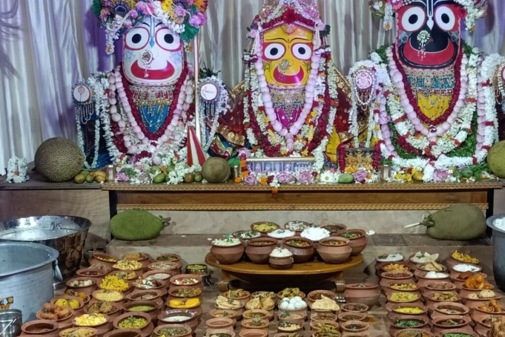 Global Cuisine for God: Pizza, Pasta Among '56 Bhogs' Offered to Lord Jagannath During Rath Yatra