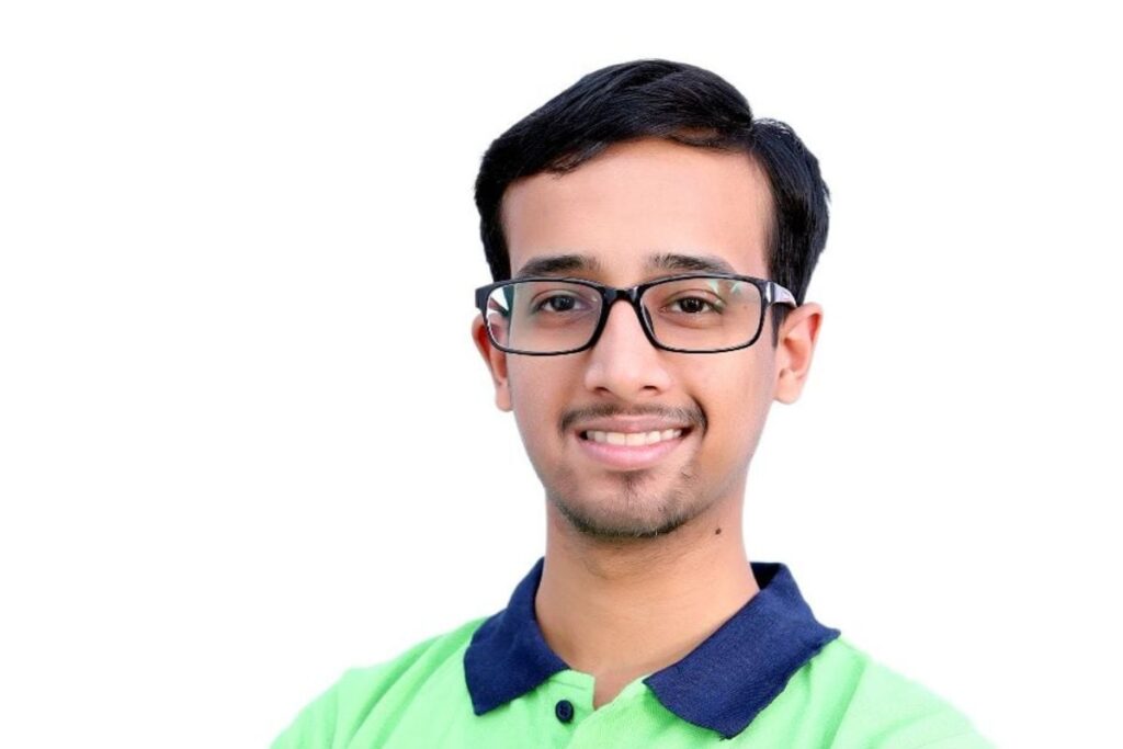 'Had to Work Hard to Score Decent Marks,' Recalls JEE Advanced 2023 AIR 8 Malay Kedia