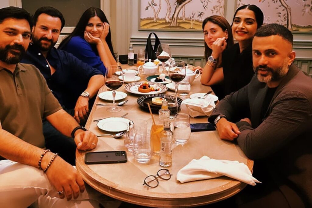 Kareena Kapoor, Saif Ali Khan Enjoy London Vacation With Sonam And Rhea Kapoor