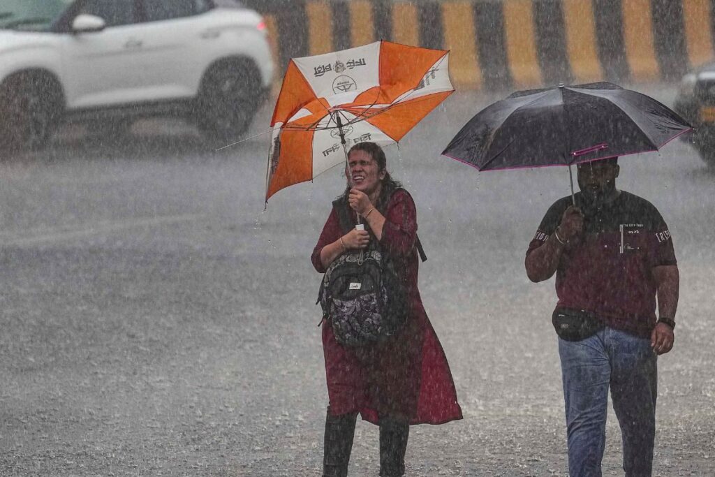 3 Injured as Restaurant Roof Collapses After Heavy Rains in Thane