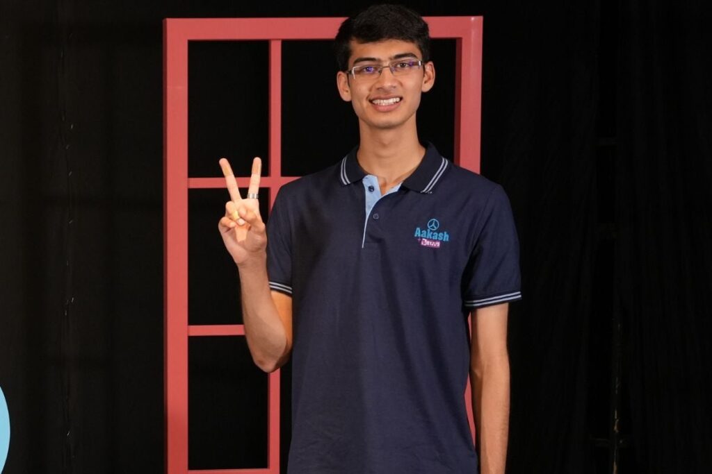 'Feels Far From Reality', Says NEET 2023 AIR 5 Dhruv Advani, Only Student From Karnataka in Top 10