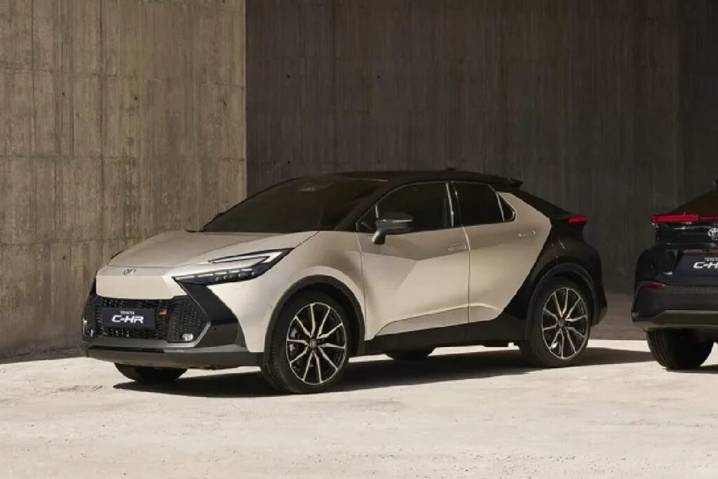 Toyota C-HR Hybrid SUV Breaks Cover, Delivers 23 Kmpl Mileage