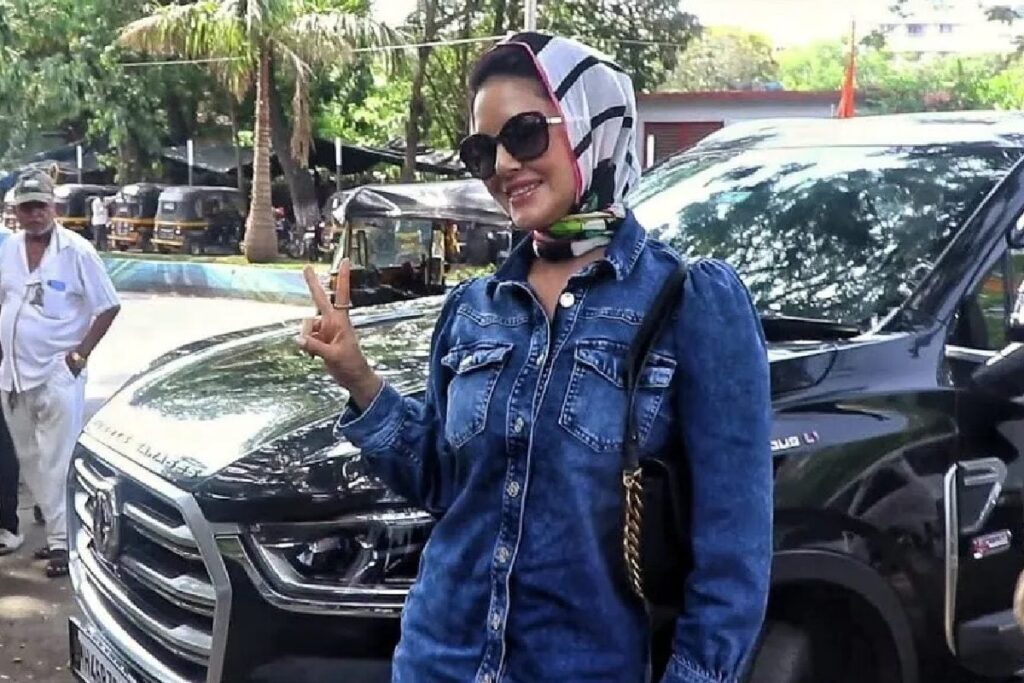 Watch: Sunny Leone Flaunts Her New Ride MG Gloster in Mumbai, Video Viral