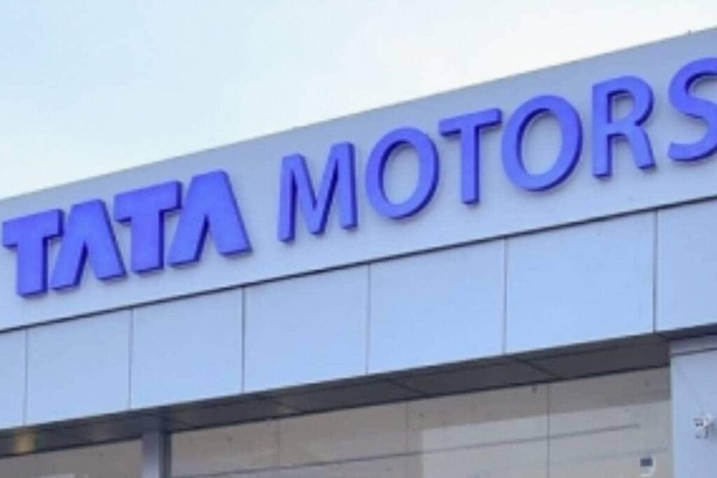 Tata Motors Finance Extends Rs 25 Crore Structured Credit Facility for BluSmart Mobility’s EV Fleet Expansion
