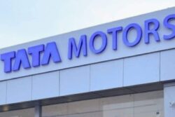 Tata Motors Finance Extends Rs 25 Crore Structured Credit Facility for BluSmart Mobility’s EV Fleet Expansion