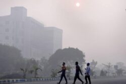 97% Sanitation Workers, 95% Waster-pickers, 82% Security Guards Exposed to Air Pollution: Study