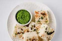 Try This Semolina Dhokla At Home For A Healthy Breakfast