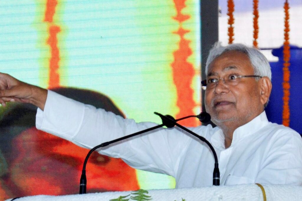 ‘Bahut Garmi Hai’: Patna's Intense Heat Bothers Nitish Kumar
