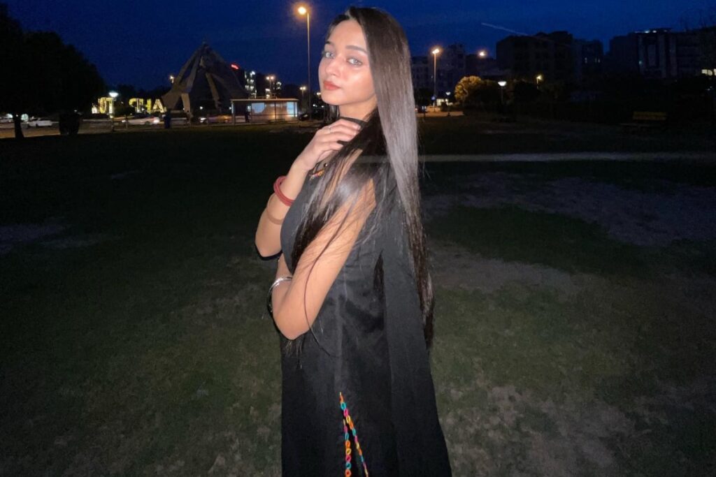 Pakistani Girl Ayesha, Who Went Viral For Mera Dil Ye Pukare, Now Has A New Favourite