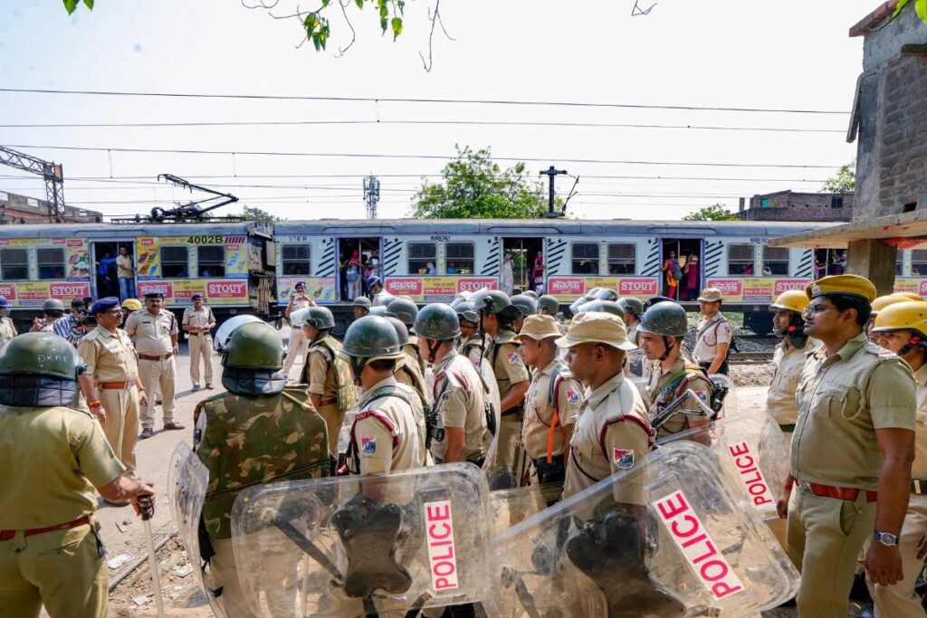 Bengal Panchayat Polls: Calcutta HC Orders Deployment of Central Forces Over Violence, Ruling TMC & Oppn React
