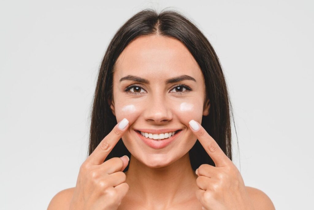 Save Your Skin From Damage With These 5 Easy Peasy Tips