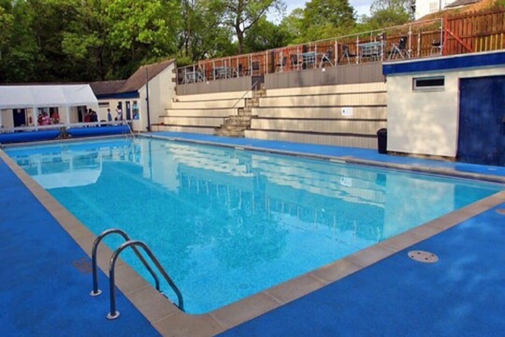 Splash Responsibly: Prioritizing Pool Cleanliness for a Memorable Experience