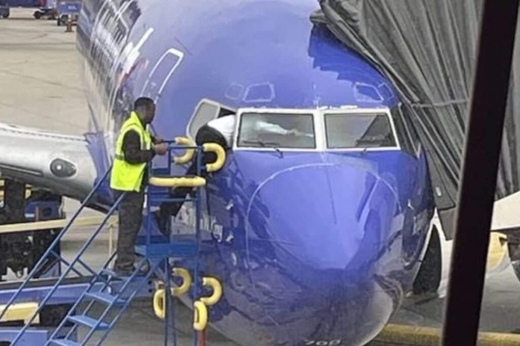 DGCA Issues Advisory to Airlines on Unauthorised Cockpit Entry, Warns of 'Stringent Enforcement Action'