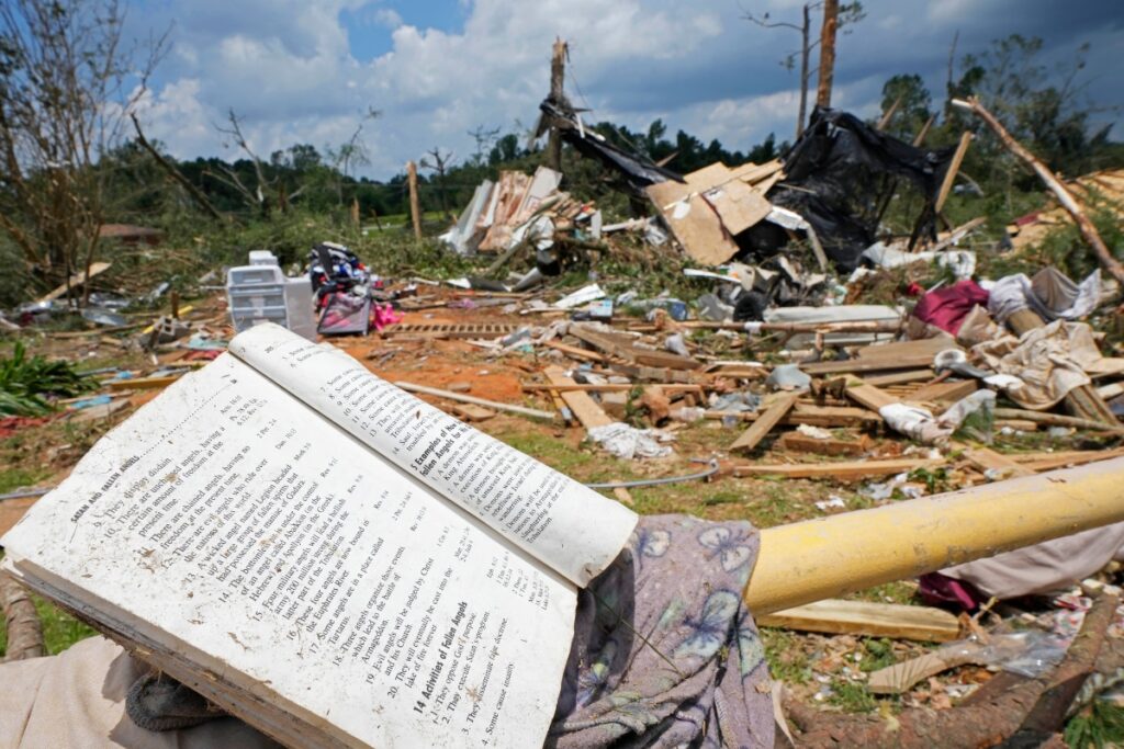 Tornadoes Sweep US State of Mississippi, Leaving One Dead and Dozens Injured
