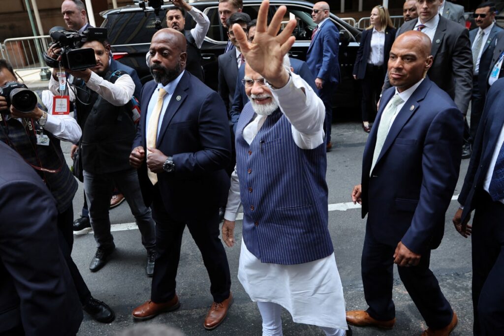PM Modi Welcomed at New York Hotel with "Bharat Mata Ki Jai", "Vande Mataram" Slogans | WATCH