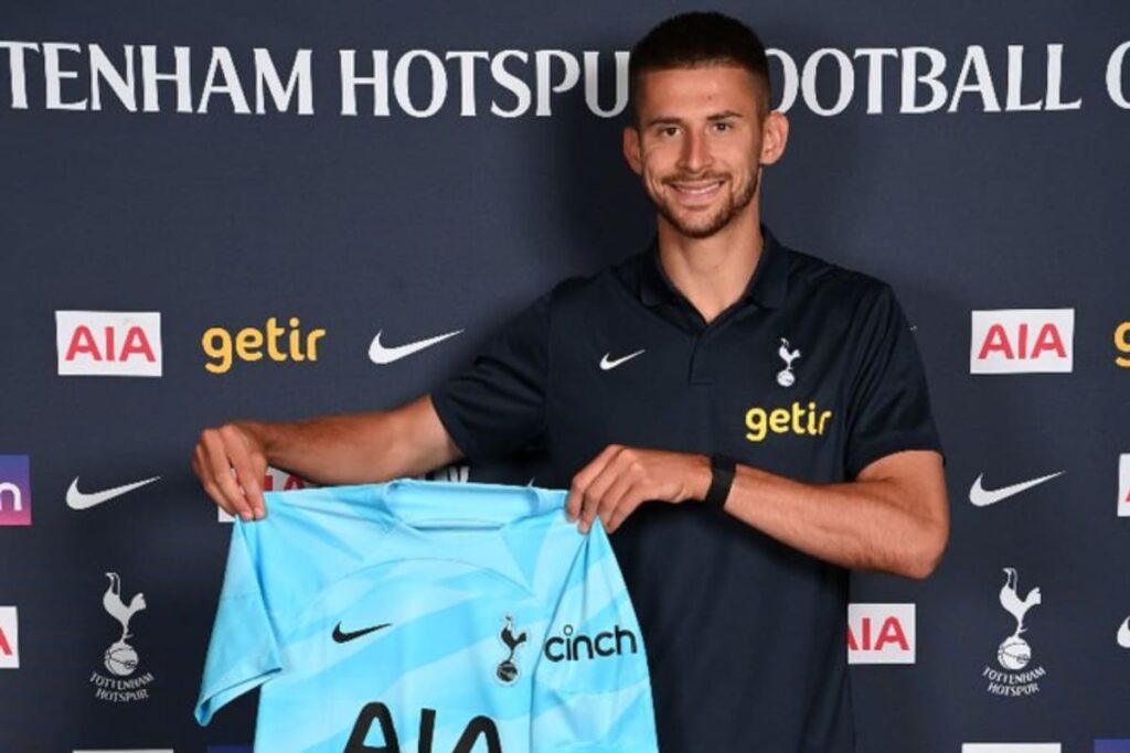 Premier League: Tottenham Hotspur Sign Italian Goalkeeper Guglielmo Vicario