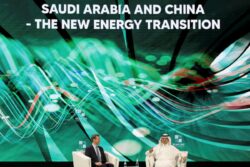 Saudi Announces Billions of Dollars in Investment Deals at Arab-China Summit