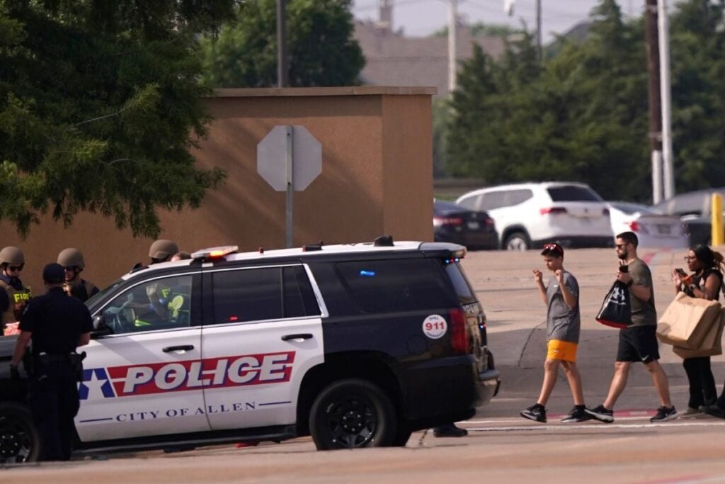 US Shooting: 2 Dead, Another Injured, in Shooting Involving Kansas City Officer