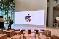 Apple looks to launch its credit card in India, taps HDFC Bank for partnership