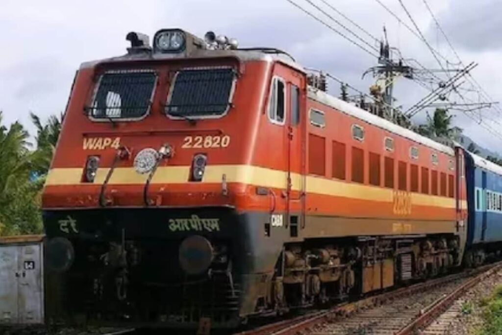 Gwalior: Woman Thrown Off Moving Train by Five Men For Resisting Sexual Attempt