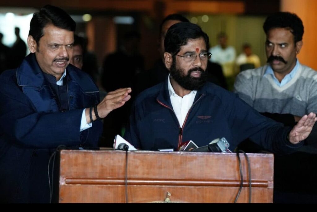The Maha Picture: Ad-Venture to Mic, Tie-Son Moments, Signs of Trouble in Shiv Sena-BJP Paradise