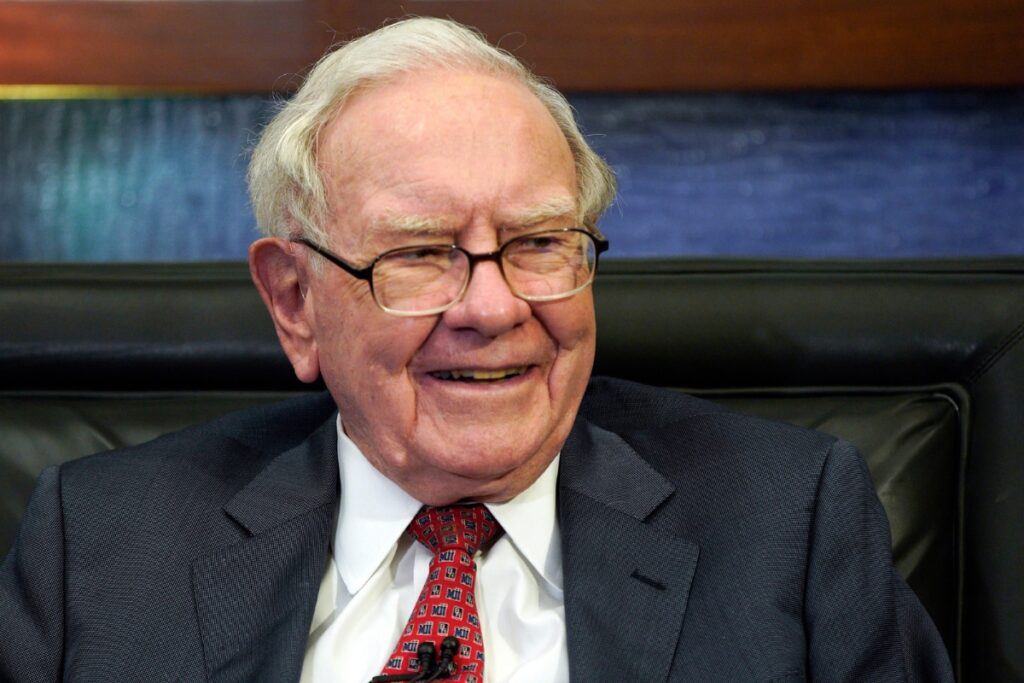 Warren Buffett's Annual Donations Exceed USD 50.7 Billion, Making Philanthropic History