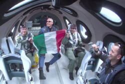 Richard Branson's Virgin Galactic Takes its First Paying Customers to Space